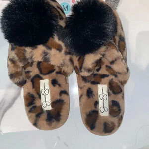 Jessica simpson leopard print slippers with black puff! Size M 7-8